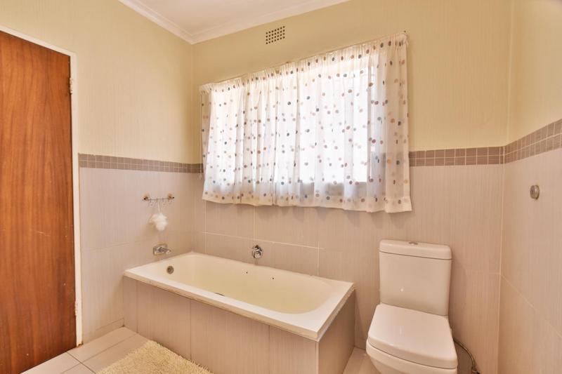 4 Bedroom Property for Sale in Glenvista Gauteng