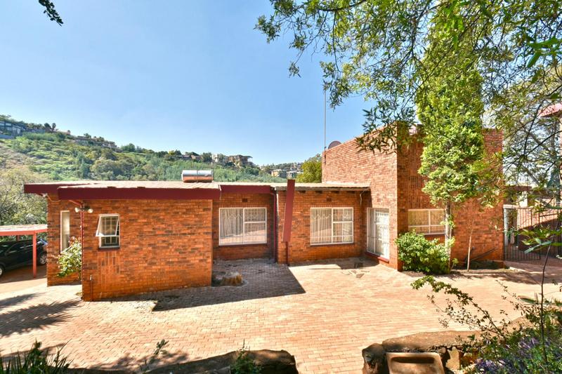 4 Bedroom Property for Sale in Glenvista Gauteng