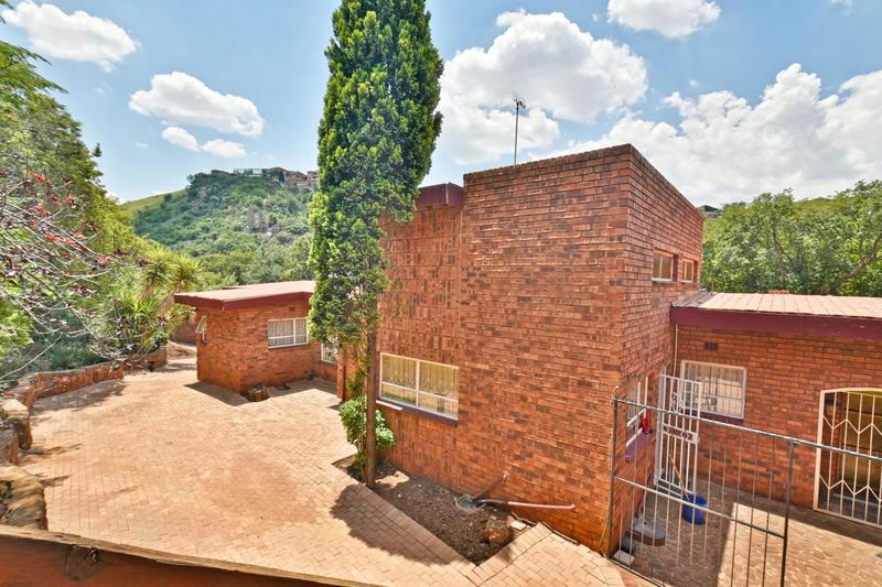 4 Bedroom Property for Sale in Glenvista Gauteng