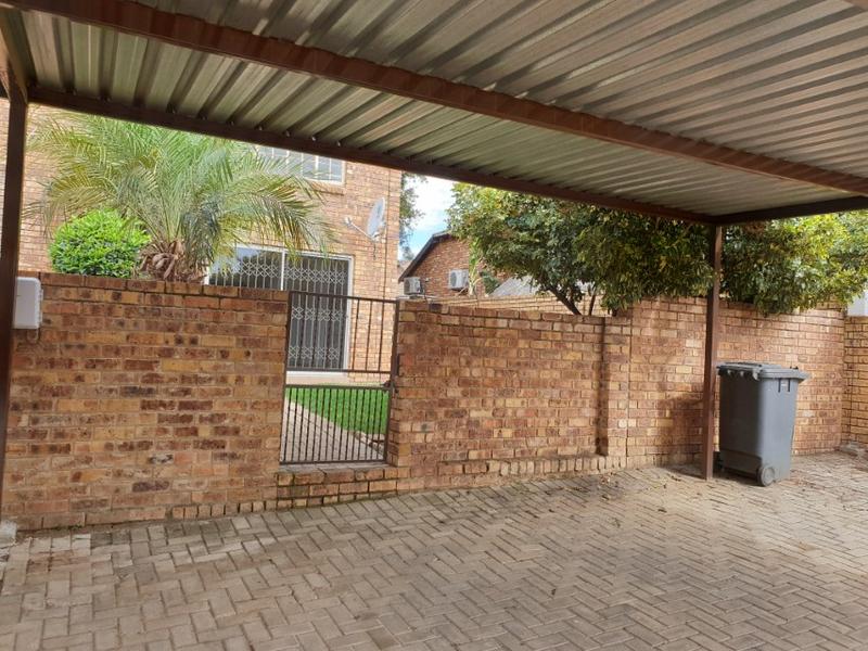 2 Bedroom Property for Sale in Wilgeheuwel Gauteng