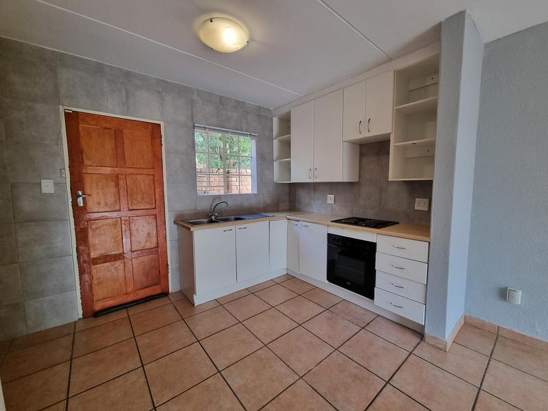 2 Bedroom Property for Sale in Wilgeheuwel Gauteng