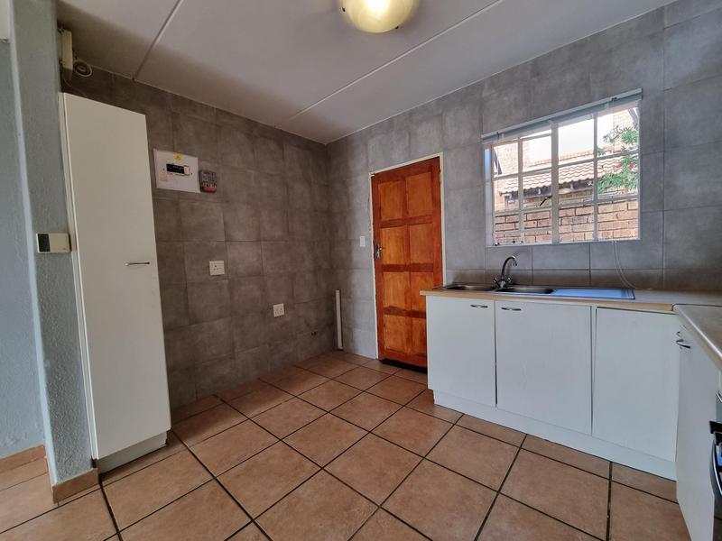 2 Bedroom Property for Sale in Wilgeheuwel Gauteng