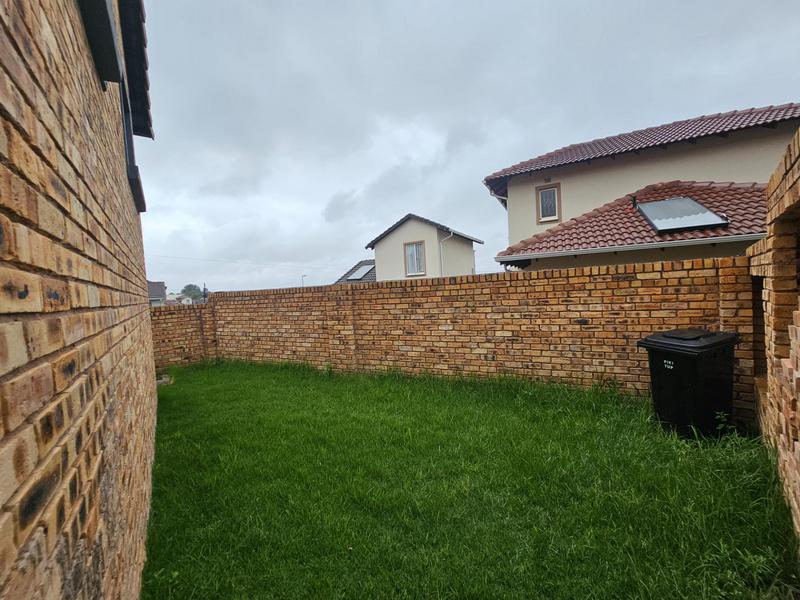 3 Bedroom Property for Sale in Witpoortjie Gauteng