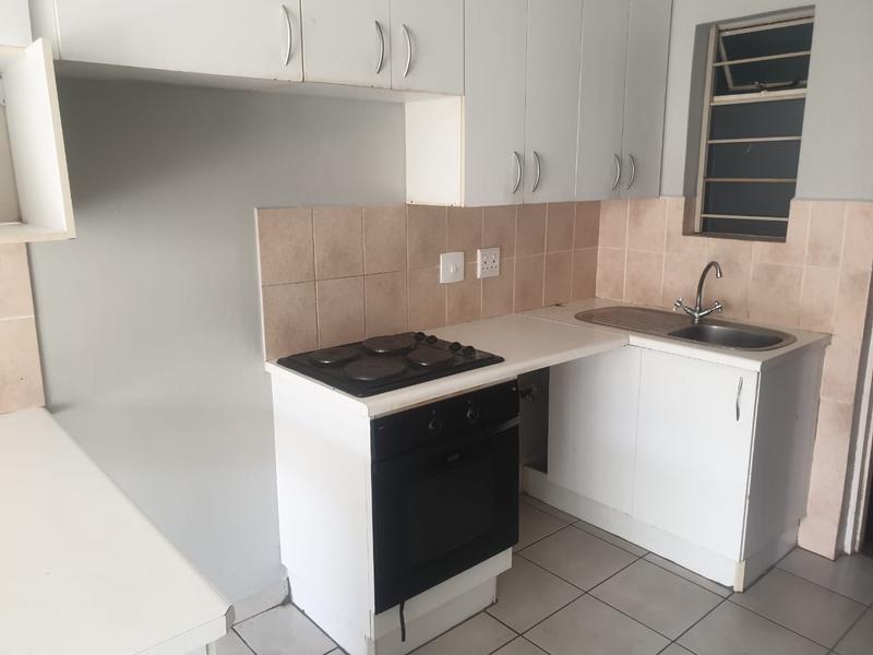 To Let 2 Bedroom Property for Rent in Northcliff Gauteng