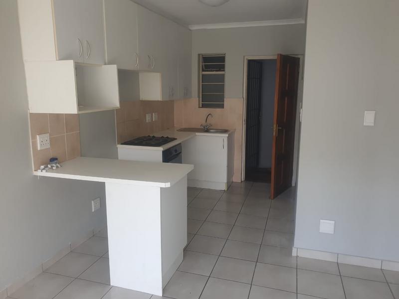 To Let 2 Bedroom Property for Rent in Northcliff Gauteng