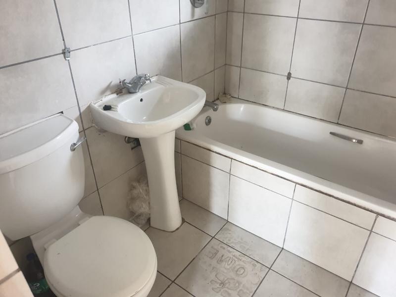 To Let 2 Bedroom Property for Rent in Northcliff Gauteng