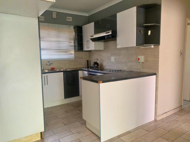 To Let 2 Bedroom Property for Rent in Glen Marais Gauteng