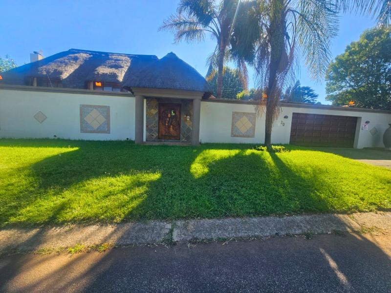 5 Bedroom Property for Sale in Glen Marais Gauteng