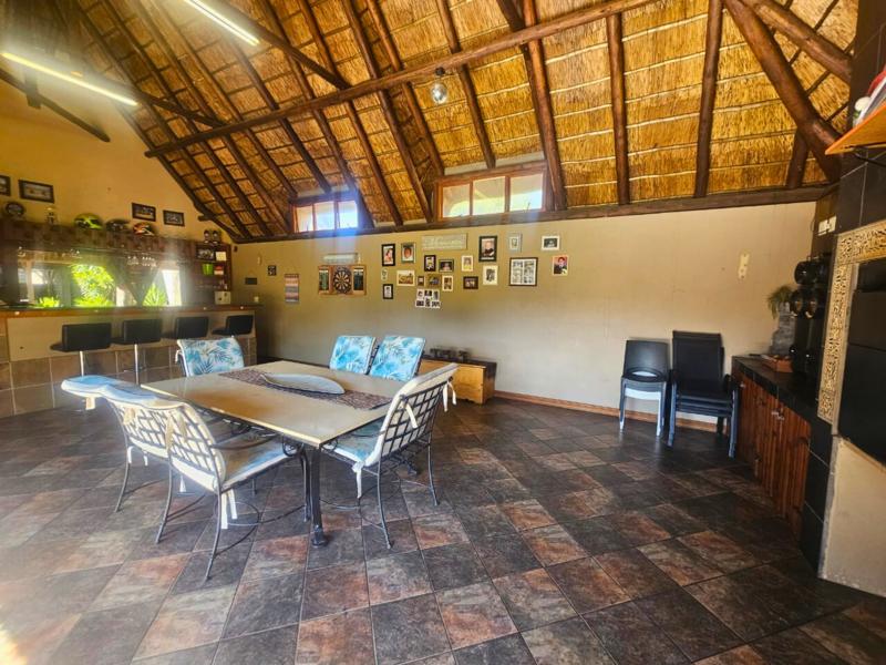 5 Bedroom Property for Sale in Glen Marais Gauteng