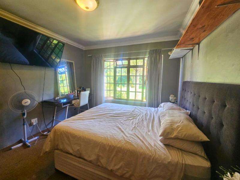 5 Bedroom Property for Sale in Glen Marais Gauteng