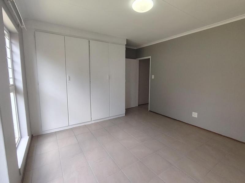 To Let 2 Bedroom Property for Rent in Die Hoewes Gauteng