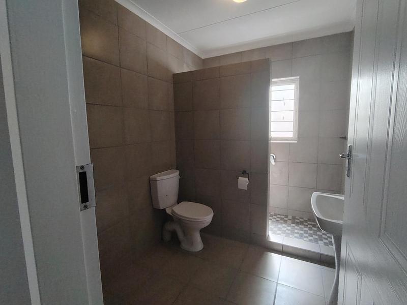 To Let 2 Bedroom Property for Rent in Die Hoewes Gauteng