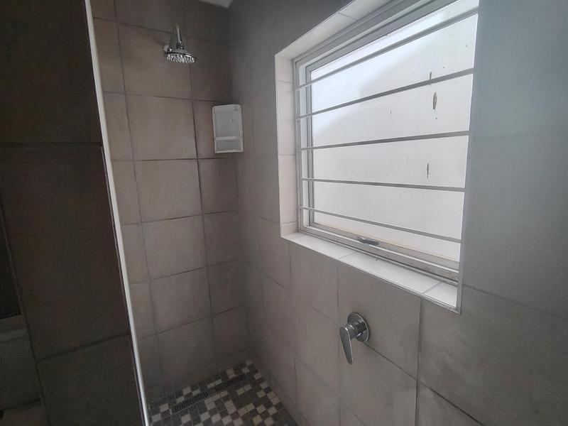 To Let 2 Bedroom Property for Rent in Die Hoewes Gauteng