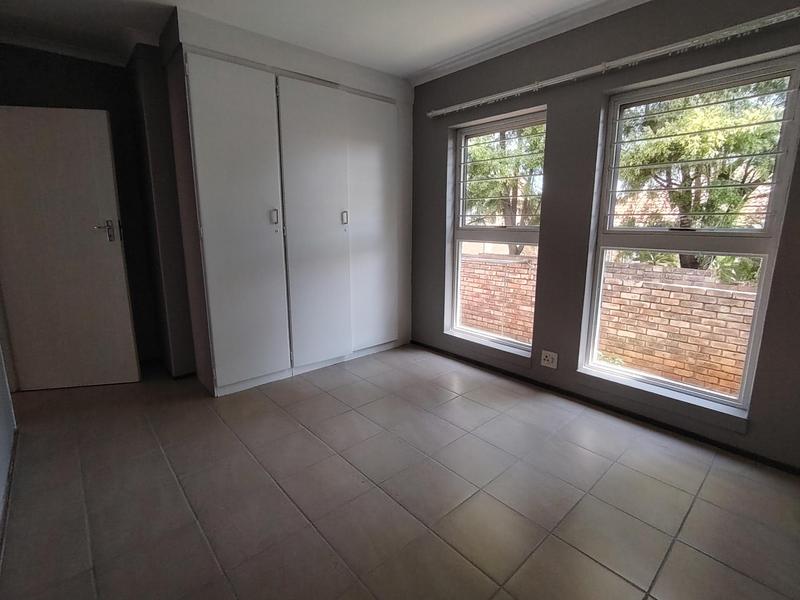 To Let 2 Bedroom Property for Rent in Die Hoewes Gauteng