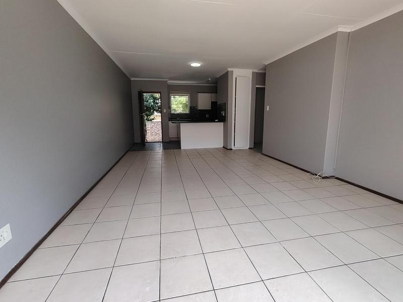 To Let 2 Bedroom Property for Rent in Die Hoewes Gauteng