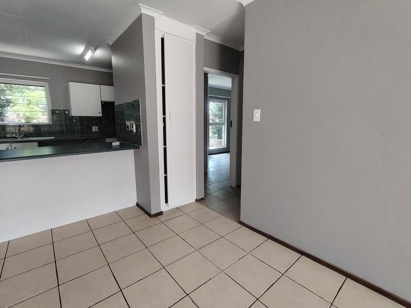 To Let 2 Bedroom Property for Rent in Die Hoewes Gauteng