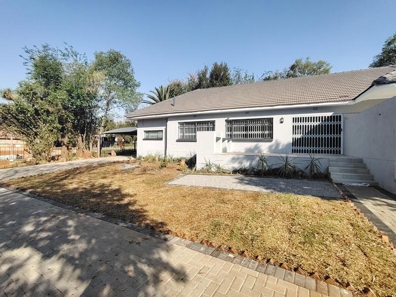 To Let 3 Bedroom Property for Rent in Eldoraigne Gauteng