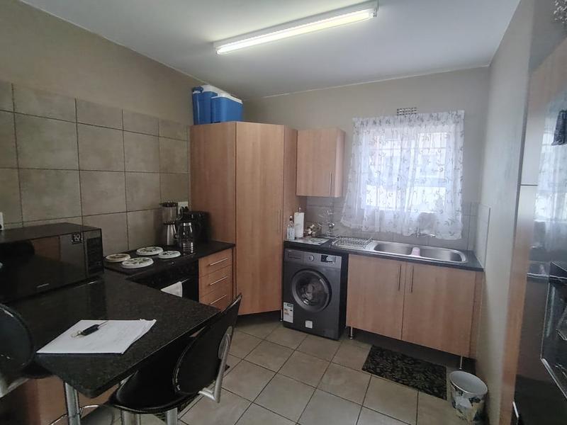 To Let 2 Bedroom Property for Rent in Kosmosdal Gauteng