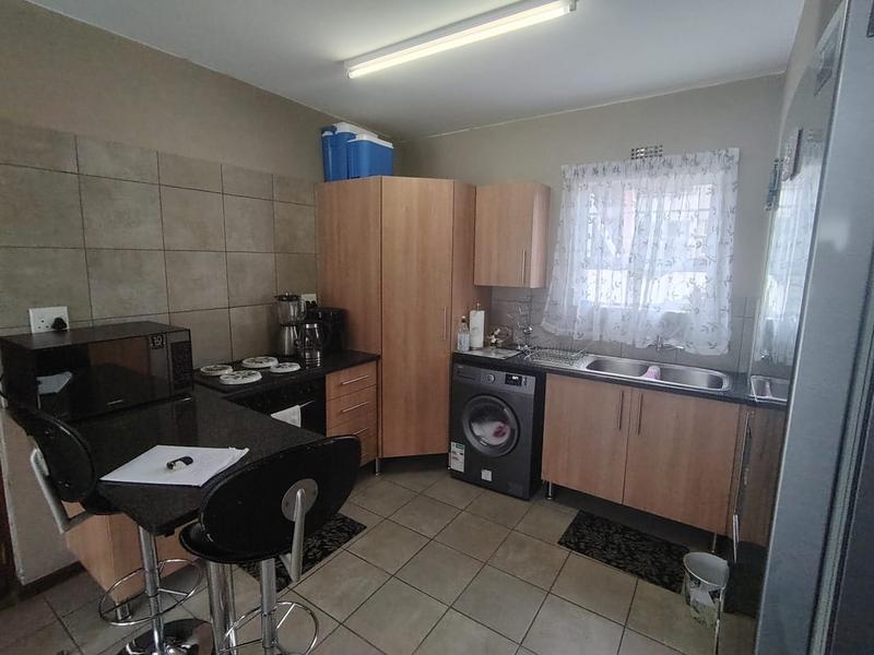 To Let 2 Bedroom Property for Rent in Kosmosdal Gauteng