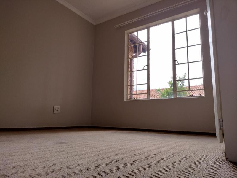 3 Bedroom Property for Sale in Kosmosdal Gauteng