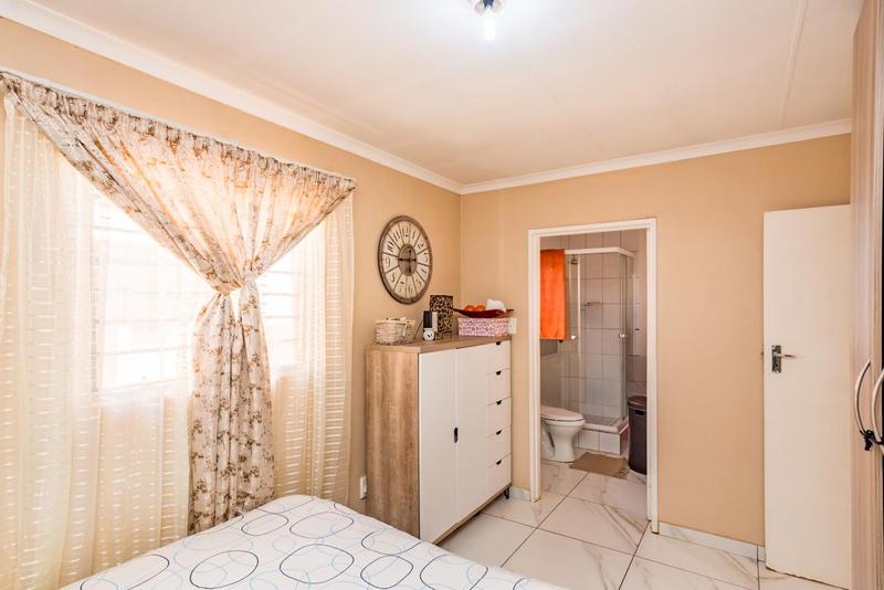 3 Bedroom Property for Sale in Protea Glen Gauteng