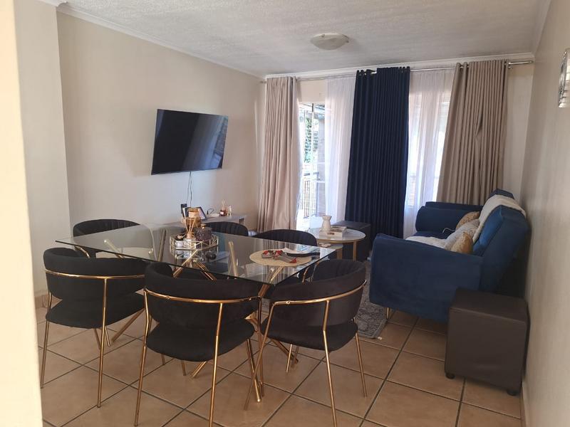 To Let 2 Bedroom Property for Rent in Meredale Gauteng