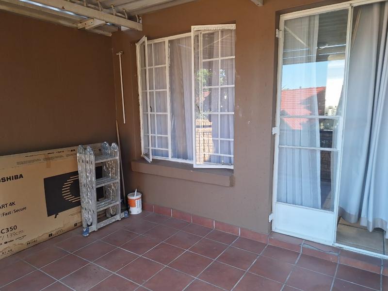 To Let 2 Bedroom Property for Rent in Meredale Gauteng