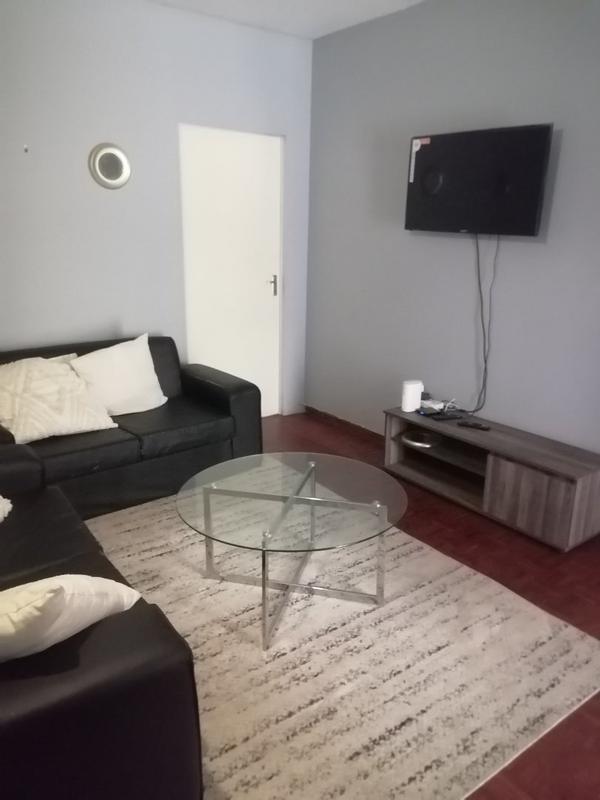 To Let 4 Bedroom Property for Rent in Braamfontein Gauteng