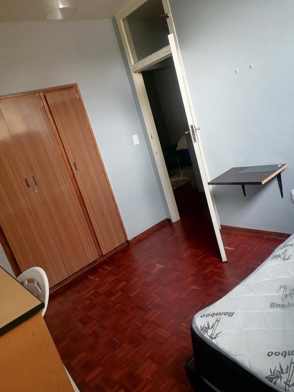 To Let 4 Bedroom Property for Rent in Braamfontein Gauteng