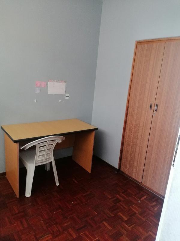 To Let 4 Bedroom Property for Rent in Braamfontein Gauteng