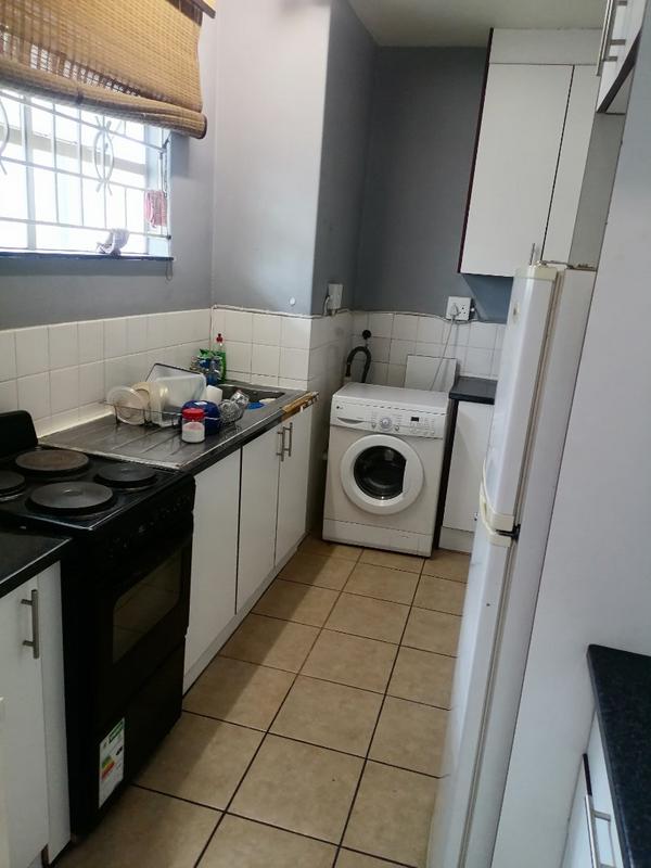 To Let 4 Bedroom Property for Rent in Braamfontein Gauteng