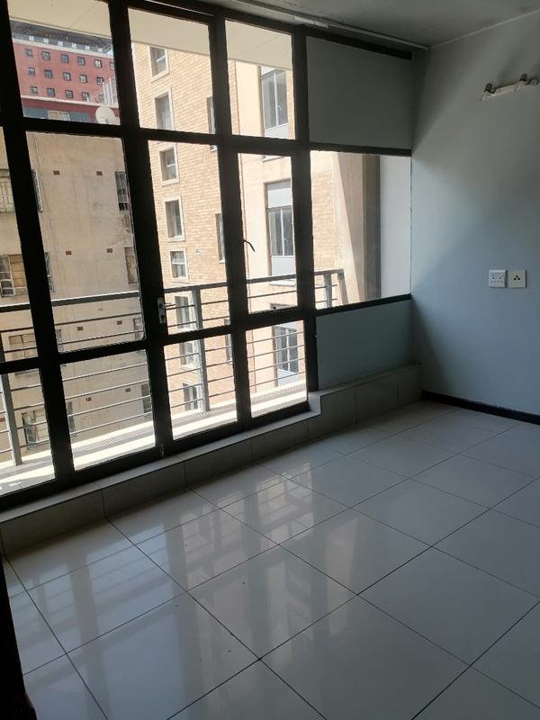 To Let 1 Bedroom Property for Rent in Braamfontein Gauteng