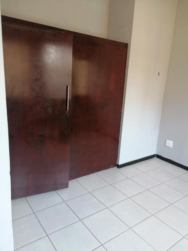 To Let 1 Bedroom Property for Rent in Braamfontein Gauteng