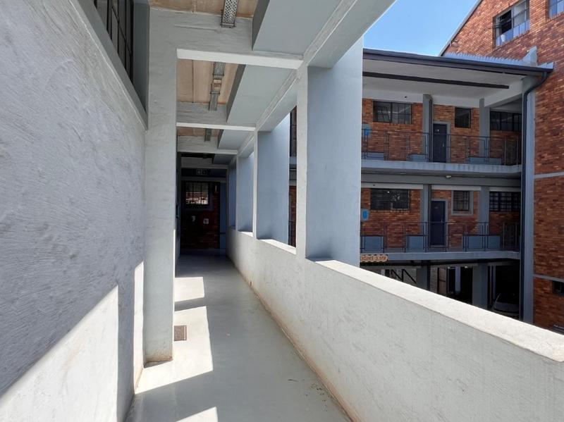 To Let 2 Bedroom Property for Rent in Braamfontein Gauteng