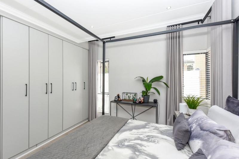 To Let 2 Bedroom Property for Rent in Bryanston Gauteng
