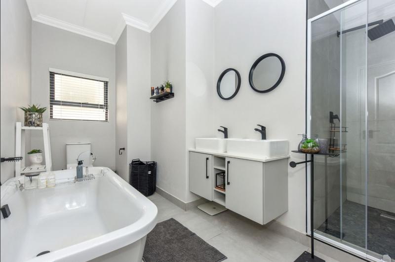 To Let 2 Bedroom Property for Rent in Bryanston Gauteng