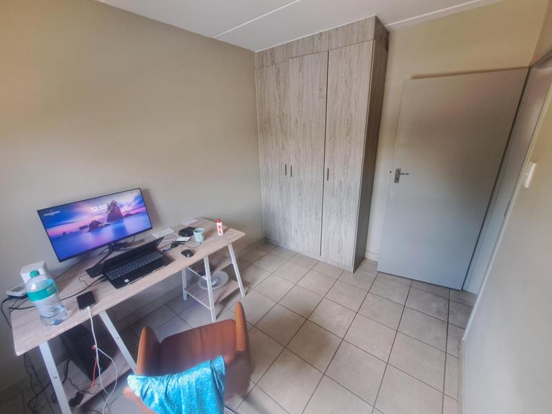 2 Bedroom Property for Sale in La Montagne Gauteng