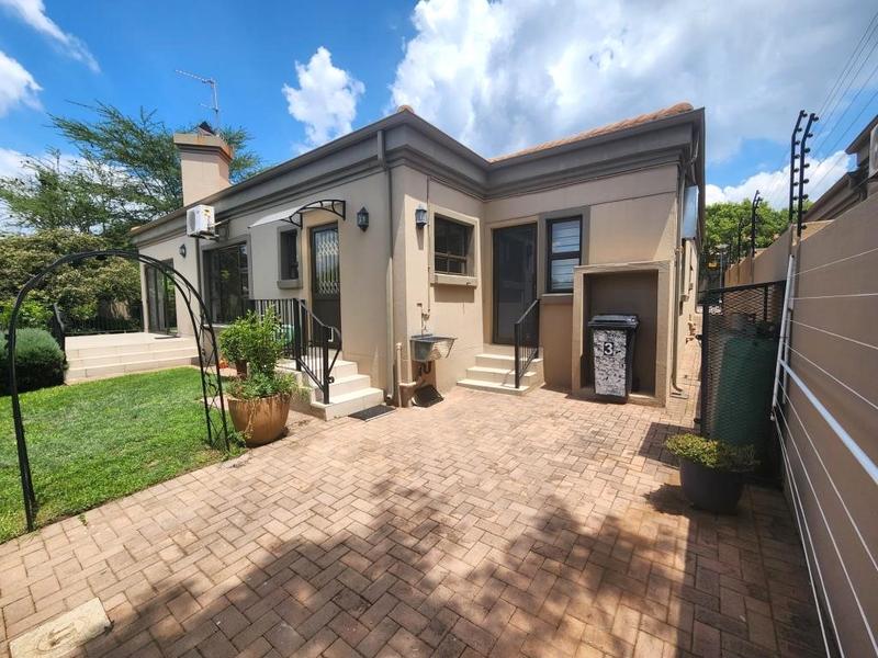 To Let 4 Bedroom Property for Rent in Beverley Gardens Gauteng