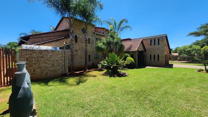 5 Bedroom Property for Sale in Doornpoort Gauteng