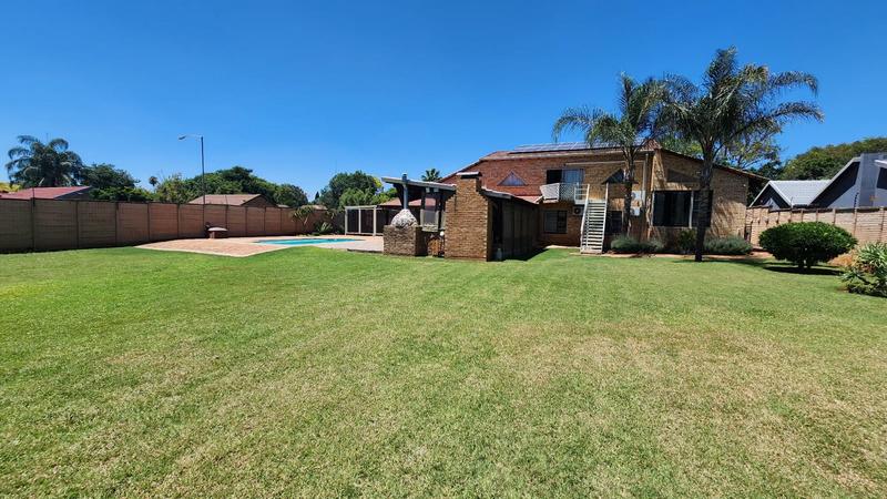 5 Bedroom Property for Sale in Doornpoort Gauteng