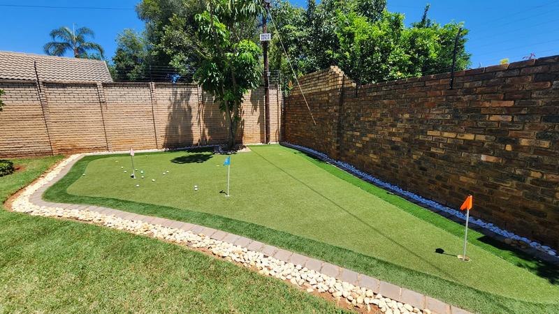 5 Bedroom Property for Sale in Doornpoort Gauteng