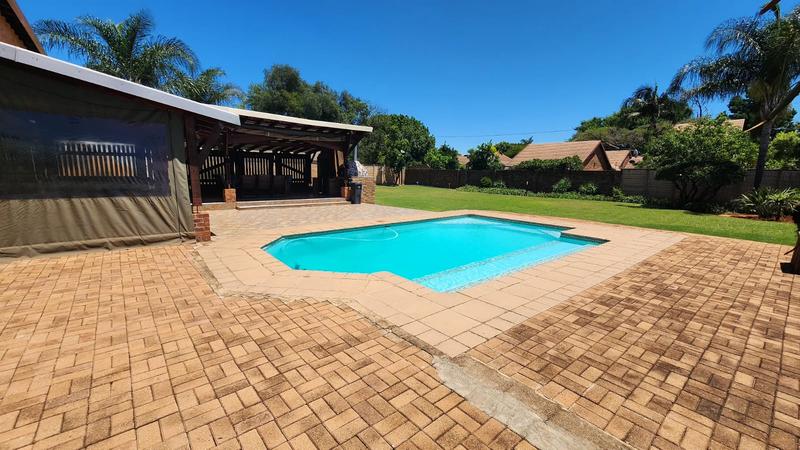 5 Bedroom Property for Sale in Doornpoort Gauteng