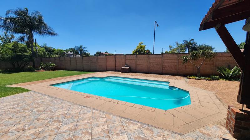 5 Bedroom Property for Sale in Doornpoort Gauteng