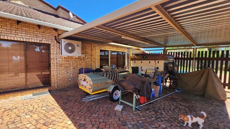 5 Bedroom Property for Sale in Doornpoort Gauteng