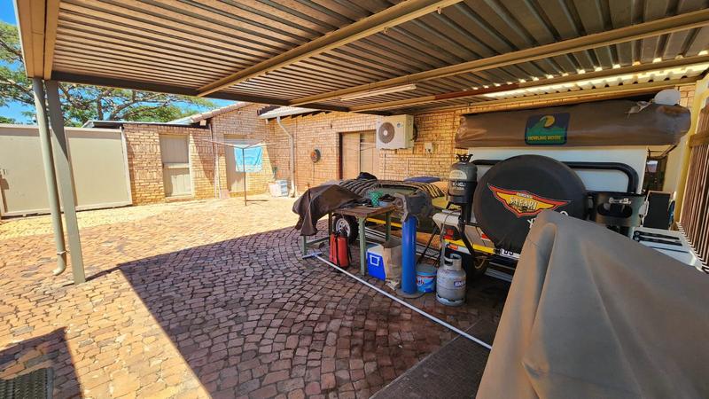 5 Bedroom Property for Sale in Doornpoort Gauteng