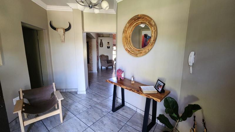 5 Bedroom Property for Sale in Doornpoort Gauteng