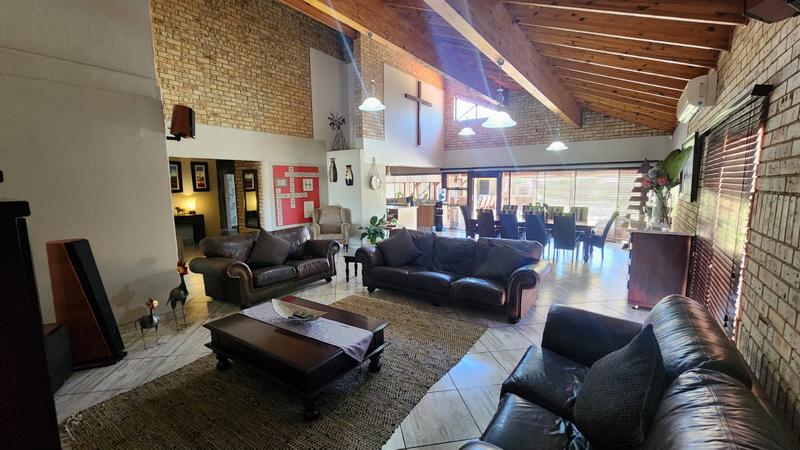 5 Bedroom Property for Sale in Doornpoort Gauteng