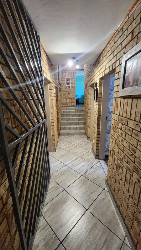 5 Bedroom Property for Sale in Doornpoort Gauteng