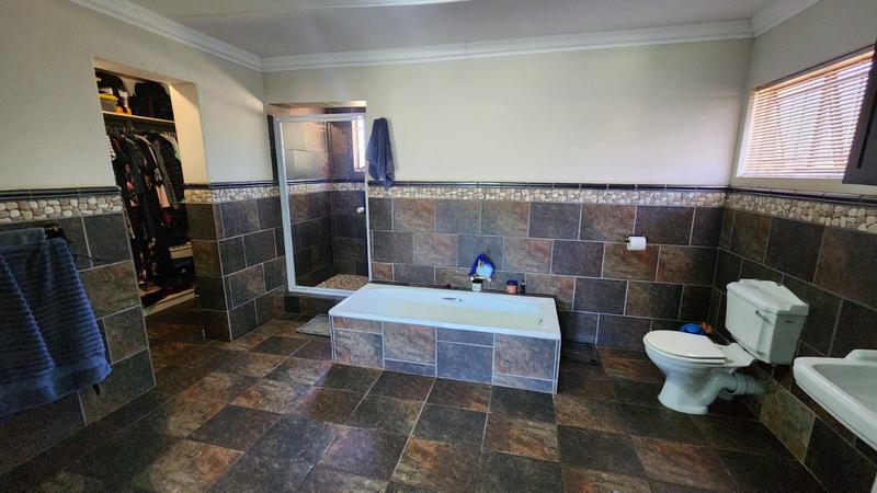 5 Bedroom Property for Sale in Doornpoort Gauteng