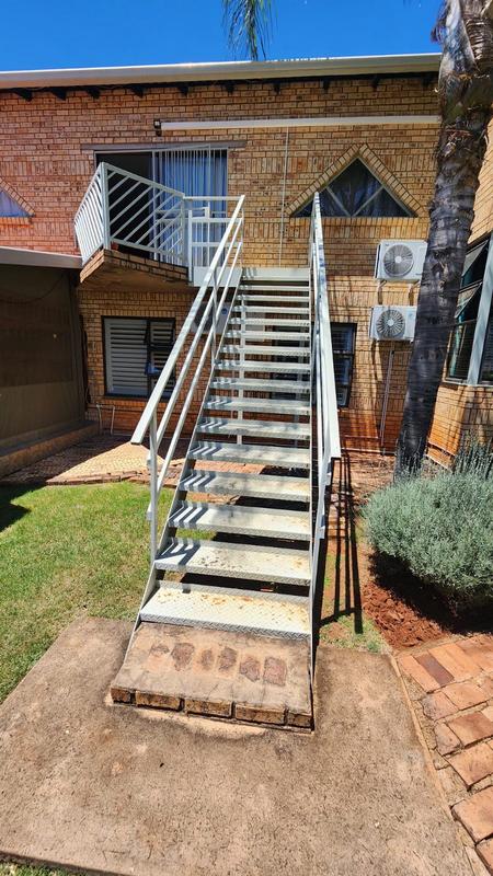 5 Bedroom Property for Sale in Doornpoort Gauteng